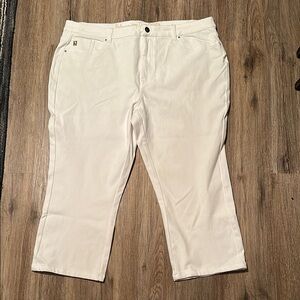 **VERY NICE** Belle Kim Gravel Women’s Denim Capri Pants—WHITE—SIZE 22W